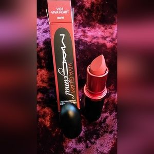 Mac maximal velvety matte lipstick 💄 color VG1 viva heart
